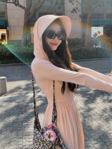 เสื้อคลุมกันแดดผ้าไหมน้ำแข็งสำหรับผู้หญิง ฤดูร้อน 2025 ใหม่ ระบายอากาศได้ดี ป้องกันรังสียูวี ยาวคลุมเข่า น้ำหนักเบา ใส่ได้หลากหลาย