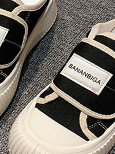 รองเท้าแตะผู้หญิงพื้นสูงแบบสวมครึ่งนิ้ว ทรงลำลอง สไตล์สตรีท รองเท้าแตะพื้นยางแบบสวมครึ่งนิ้ว แฟชั่นฤดูร้อน รองเท้าผ้าใบสำหรับใส่ในบ้านและกลางแจ้ง