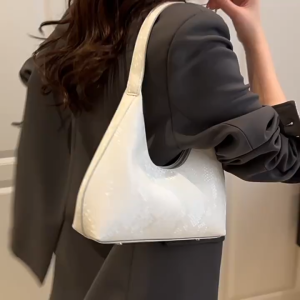 EchoBliss สีล้วนออกแบบสบายๆแมทช์ง่ายแฟชั่นพร็อพใหม่เรียบง่ายกระเป๋าสะพายไหล่เดียวใต้วงแขนกระเป๋าโท้ทกระเป๋าพร็อพ