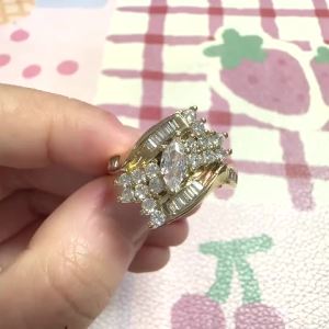 Huitan Luxury Women Ring Geometric Design Charming Wedding Party Gold Color Accessories Inlaid Bright Cubic Zirconia Jewelry