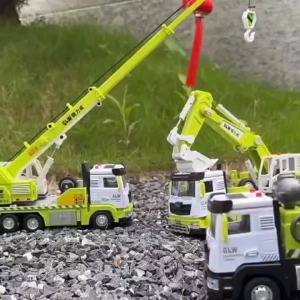 1:40 5 Styles Green Vehicle Pullback Light and Sound Diecast Crane Engineering Truck Construction Alloy Toys for Children Gifts