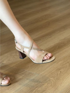 FANGXI | Vintage Style Buckled High Heels