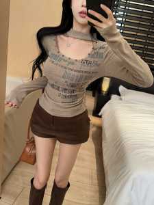 GUZILIAN | Sass Chic Hang-Neck Long Sleeve Letter Print & Studs T-shirt