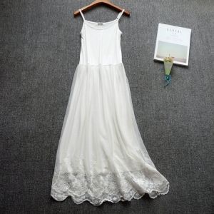 ชุดเดรสยาวคอตัวอ่อนสไตล์เจ้าหญิงพร้อมเสื้อชั้นในลูกไม้ลายดอกไม้สีขาวดำสำหรับฤดูใบไม้ร่วง กระโปรงทรงเอเข้ารูปสบายๆ