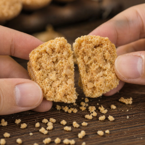 FANZUZHEN | Anhui Special Authentic Old-Fashioned Wooden Hammer Peanut Crisp with Black Sesame Individually Wrapped