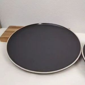 จานสเต๊ก จานสเต๊กสีดำ 10นิ้ว  ทนรอยขีดข่วน ทนความร้อนสูง เข้าไมโครเวฟได้