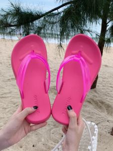 ฤดูร้อน แฟชั่น Creative Jelly สายคล้อง ผู้หญิง Flip Flops กันลื่น รองเท้าแตะชายหาด รองเท้าฉีดแรงดันสไตล์ K สีบริสุทธิ์