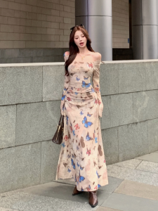 ชุดเดรสยาวทรงเอเอวสูงสไตล์ฝรั่งเศสย้อนยุคสำหรับผู้หญิงในฤดูใบไม้ร่วงและฤดูหนาว ชุดเดรสยาวคลุมเข่าทรงเอเอวสูง