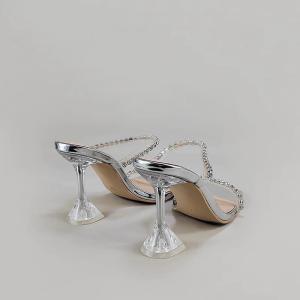 รองเท้าแตะส้นสูงแบบใสสำหรับผู้หญิงในช่วงฤดูร้อนปี 2023 รองเท้าแตะส้นสูงแบบสวมหัวแบบเปิดหน้าเท้าประดับเพชรสำหรับใส่กลางแจ้ง