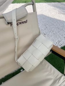 กระเป๋าสะพายข้างผู้หญิง  DIVANI ผ้าฝ้ายแท้ กระเป๋าสะพายข้างแบบสะพายข้าง กระเป๋าผ้าฝ้ายแท้แบบสะพายข้างใต้วงแขน กระเป๋าผู้หญิง