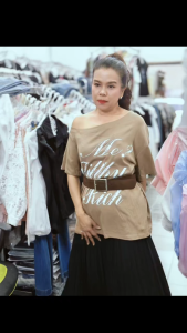 [mt44] เสื้อเปิดไหล่ อก 44" เสื้อยืดovresizeปาดไหล่ข้างเดียว ดีเทลเก๋ๆพิมพ์ลายด้านหน้าเนื้อผ้าคอทตอนไม่หน้าใส่สบายป้ายits me basic