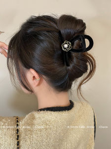 Retro Tea Flower Shark Clamp Womens New 2025 Back of Head Updo Hair Clip High End Feeling Hair Accessories Small Fragrance Style