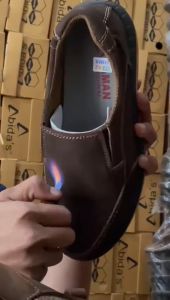 Sepatu Saman Bahan Kulit Model Slip On Pria Casual