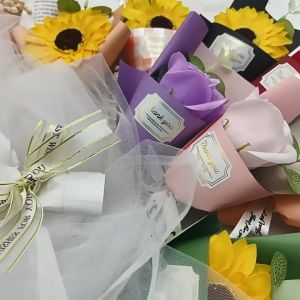MOMO Christmas Gift Roses Sunflower Soap Flowers Small Bouquet Of Roses Mothers Day Valentines Day Gift