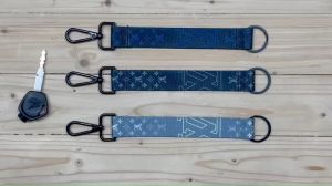 สายคล้องกุญแจ พวงกุญแจ LV สินค้าพร้อมส่ง ( มีเก็บปลายทางCOD )