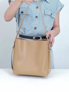 ZARA HOME Wanita Beg Berkapasiti Besar 2024 Beg Baldi Tekstur Kulit Lembu Korea Baru Beg Bahu Utusan Wanita