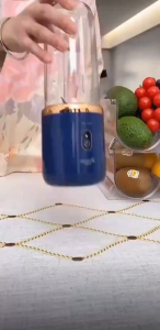 เครื่องผสมไฟฟ้า เครื่องปั่นน้ำผลไม้ เครื่องปั่นผลไม้ เครื่องปั่นพกพา เครื่องปั่นน้ำ ปั่นน้ำแข็ง เครื่องปั่นเอนกประสงค์ USB Blender