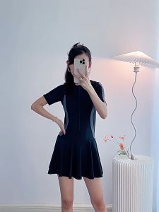 ชุดว่ายน้ำสตรีมืออาชีพ ผ่านชุดว่ายน้ำแห้งเร็ว วิธีการออกแบบสตรีม เรียบง่าย เพื่อนผู้ชาย พร้อมส่งที่ไทย