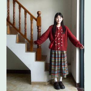 Korean Style College Wind Horn Button Knitwear Jacket Womens round Neck Embroidered Flower Thickened Open Cardigan Sweater