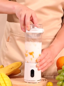 เครื่องปั่นน้ำผลไม้แบบพกพา 2in1 ความจุ 600ML ปั่นน้ำแข็ง ปั่นสมูทตี้ Portable Juicer Blender แก้วปั่นผลไม้