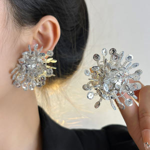 Shiny Cool Sweet Personality Earrings Fashion Show Style Handmade Beaded Sequin round Stud Earrings Womens Fashion Jewelry