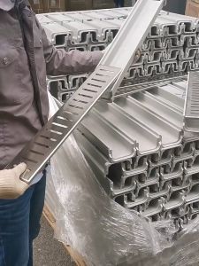 รางน้ํา อ่างล้างหน้ารูปตัวยู ท่อระบายน้ํารางน้ําในครัวลานบ้าน แผ่นปิดสแตนเลส + อ่างล้างจานเรซิน ตะแกรงน้ําฝน