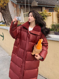 แจ็คเก็ตขนเป็ดสีแดงคริสต์มาสฤดูหนาว 2025 แจ็คเก็ตขนเป็ดยาวคลุมเข่าหนาสำหรับผู้หญิง เสื้อคลุมแบบหนาสำหรับฤดูหนาว