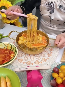 [ช้อนและส้อมฟรี] หม้อเกาหลี สีทอง หม้อเกาหลีทองเหลือง หม้อบะหมี่กึ่งสำเร็จรูป หม้อต้มอาหาร หม้อสองหู หม้อสแตนเลสสีทอง