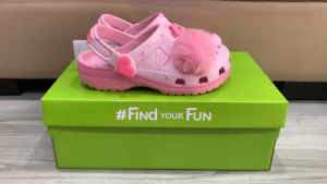 Giày sục crocs chuẩn xịn chống hôi chân nhựa tế bào êm mềm dẻo bền đi mưa lội nước đi biển cho trẻ em hình Loopy tặng kèm charm như hình