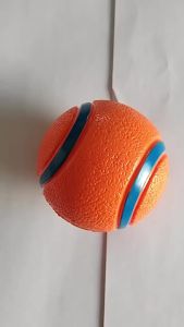 Dog Squeaky Toy Ball Elastic Rubber Ball Bite Resistant Interactive Training Teeth Cleaning Chew Toy For Small Medium Large Dogs