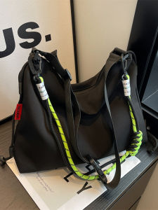 Large Capacity Canvas Shoulder Bag Womens Trendy Casual Crossbody Bag Summer Student Class Single Shoulder Bag Bucket Shape