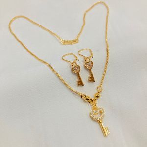 Set Anak Kalung Anting Motif Kunci Permata Lapis Emas