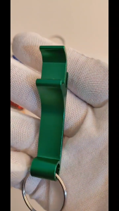 ที่เปิดขวด พวงกุญแจโลหะผสมอลูมิเนียม พวงกุญแจเปิดขวด ที่เปิดขวดเบียร์เครื่องดื่ม ของใช้ในครัวเรือนที่เปิดเบียร์แบบพกพาพร้อมพวงกุญแจ