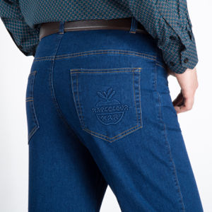 High-Waist Straight-Leg Denim Jeans for Men Stone Wash Resistant to Wear and Tear Ideal for All Seasons