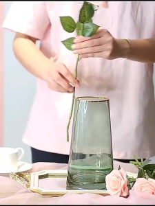 ดอกไม้กุหลาบปลอมประดิษฐ์ มีให้เลือก 3 สี วัสดุผ้าไหมเทียม ตกแต่งบ้าน สวยงาม สีสันสดใส คุณภาพดี ไม่เคยเหี่ยวเฉา ราคาถูก