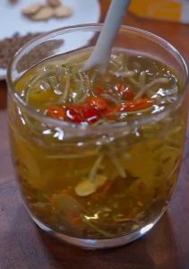 菊花决明子Chrysanthemum Lycium barbarum burdock root dried tangerine peel honeysuckle osmanthus tea health tea staying up late to restore and protect the liver.