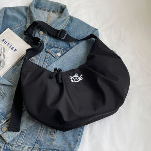 กระเป๋าผ้าใบสไตล์ญี่ปุ่นสำหรับผู้หญิง กระเป๋าสะพายข้างทรงขนมจีบขนาดใหญ่ น้ำหนักเบา สไตล์ลำลอง กระเป๋าสะพายไหล่ข้างเดียว กระเป๋าผ้าลายเรขาคณิต