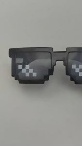 Kính Minecraft nhiều màu mới nhất 2024