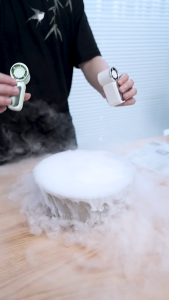 ✔[🇹🇭พร้อมส่ง🎁]พัดลมพกพามินิ รุ่น X688 ไซส์เล็กลม แรงเทอร์โบ 100 ระดับ พกพาง่าย มีสายคล้องมือ แบ ตอึดพอร์ตชาร์จ Type-C