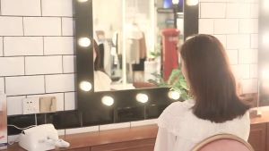 Máy Sấy Tóc Treo Tường Phong Cách Châu Âu Tích Hợp Ổ Cắm điện Công Nghệ Đức - Phụ Kiện Thuận Lợi