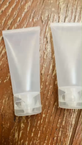 (แบบ1และ3ชิ้น) หลอดพลาสติกขุ่นแบบบีบพร้อมฝา ขนาด 50 ml.ไว้สำหรับแบ่งเครื่องสำอางค์พกพา