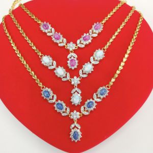 ชุดคอและมือพลอยลิลลี่สตาร์และโอปอ ล้อมเพชร CZ ชุบทองไมครอนหน้าทองคำขาว สร้างสรรค์สีเพื่อทุกวัย กระทบสำหรับผู้ชาย