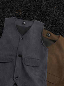 Corduroy Outdoor Layering Workwear Vest Men Spring Autumn 2024 Retro Shoulder Pad Vest Casual Outerwear Trendy