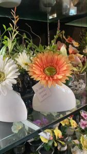 ดอกเยอบีร่าพร้อมแจกัน แจกันดอกไม้ปลอมขนาดเล็ก