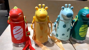 🔥แท้ 100% 🔥กระติกน้ำใส แบบหลอดดูด รูปไดโนเสาร์ ความจุ 450 ml แบรนด์ Skater นำเข้าญี่ปุ่นแท้