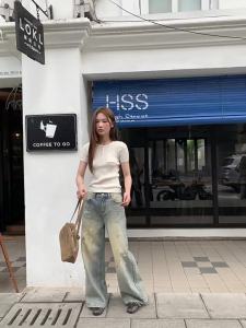Distressed Vintage Print Denim Jeans Female