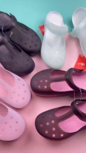 Baoji รองเท้าแตะแบบสวมหัวโตผู้หญิง รุ่น B037-141 (36-40)