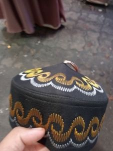 peci kuncir bordir kualitas bagus Yaman dipeke adem cocok buat anak anak