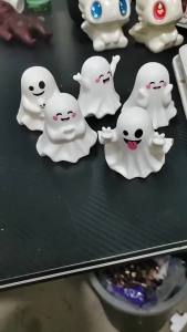 Unique Halloween Ghost Figurine Funny Mini Statue 1PC Portable Ornament for Party Favor Home Mantel Halloween Decoration