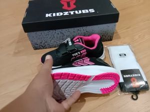 KIDZTUBS Sepatu Sekolah Anak Paket Koplit Sepatu Sekolah + Tas Sekolah + Kaos Kaki Size 28 29 30 31 32 33 34 35 36 37 TUBS2019021825